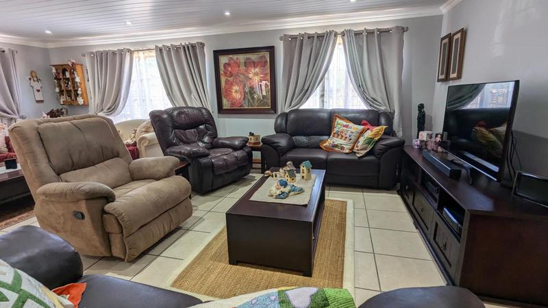 3 Bedroom Property for Sale in Denver Park Western Cape